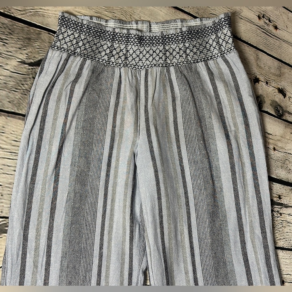 Gray Striped Wide Leg Pants - Picture 7 of 8
